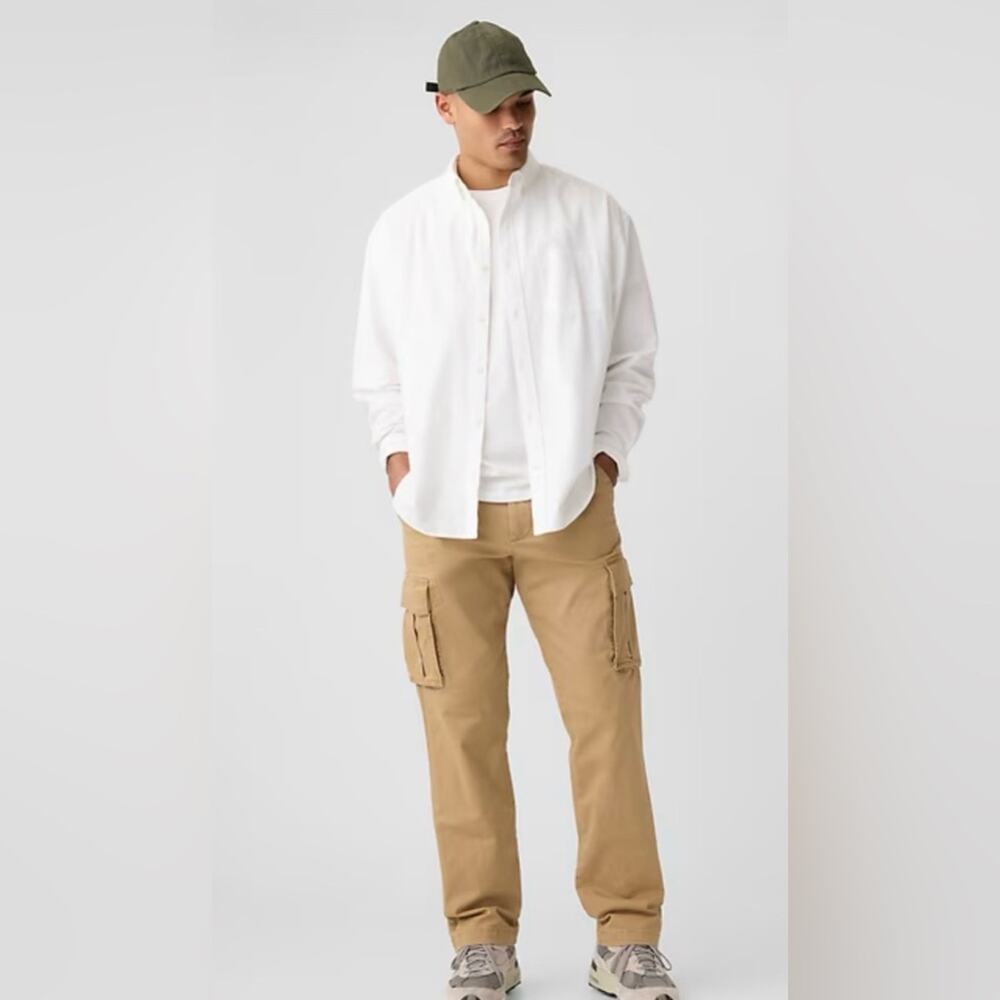 Gap Essential Straight Cargo Pants size 33 x 30 NWT